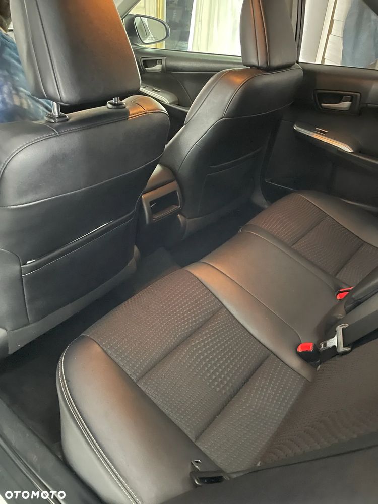 Toyota Camry - 13