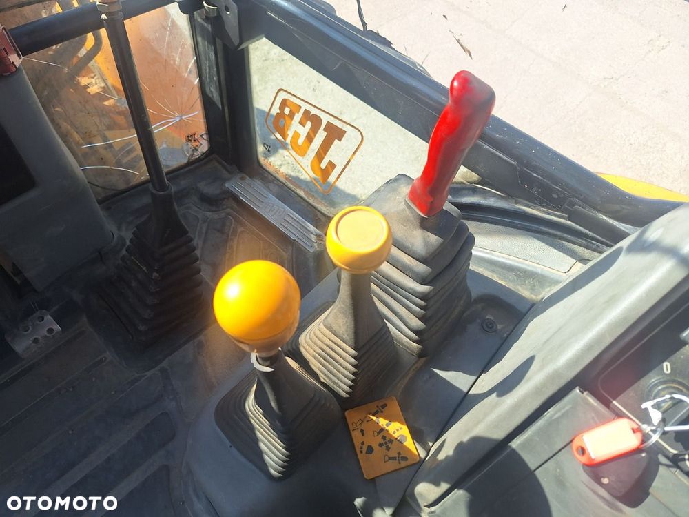 JCB 3Cx 4X4 - 15