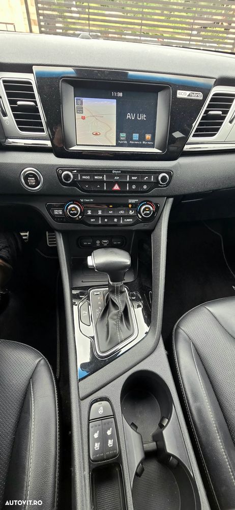 Kia Niro 1.6 GDI 2WD Aut. Vision - 24