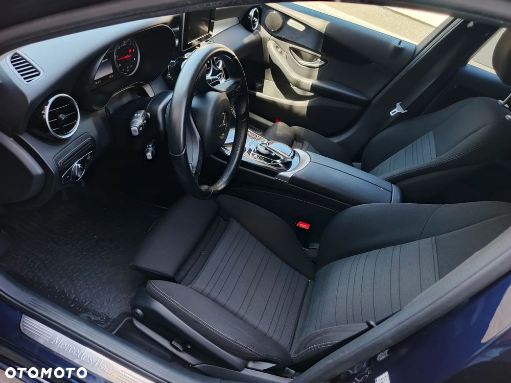 Mercedes-Benz Klasa C 220 d 4-Matic 7G-TRONIC - 25