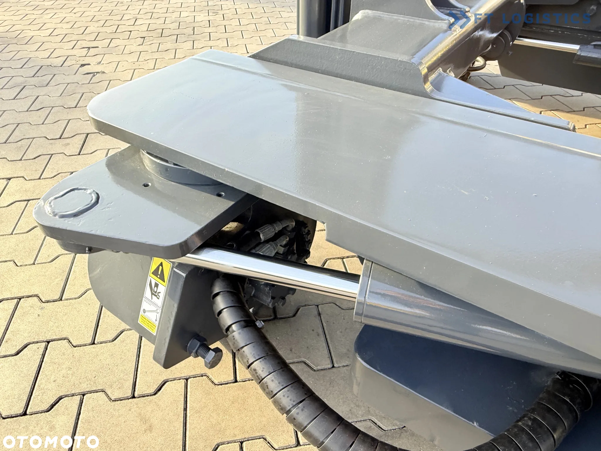 Combilift WÓZEK CZTEROKIERUNKOWY - WIELOKIERUNKOWY C3000 / GAZ/ DUPLEX 4500MM /JEDYNE 3096 MOTOGODZIN /  PRZESUW WIDEŁ / PEŁNA KABINA / STAN IDEALNY / Szeroka oferta wózków czterokierunkowych i bocznych, dopasowanych do różnorodnych potrzeb i zastosowań - 30