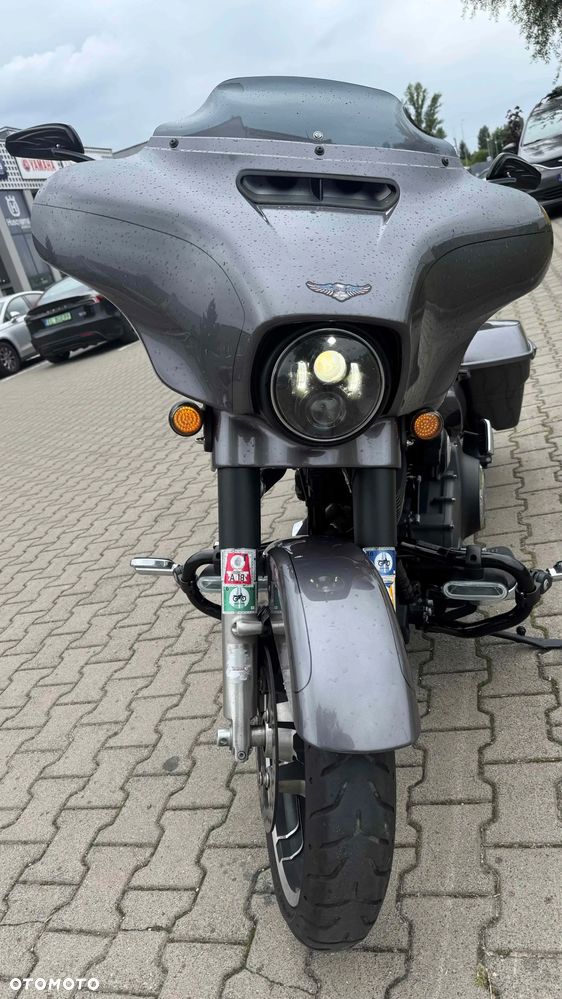 Harley-Davidson Touring Street Glide - 2