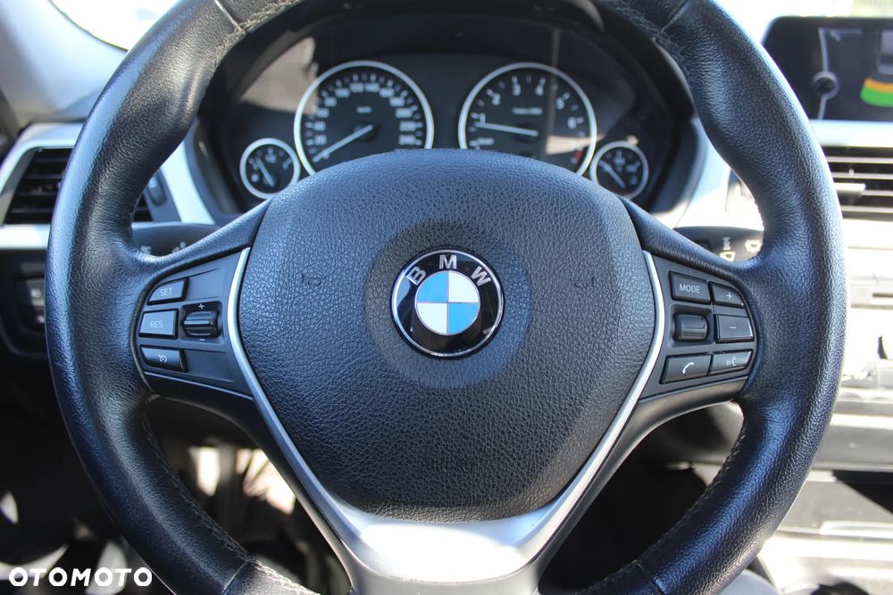 BMW Seria 3 320i Sport-Aut - 17