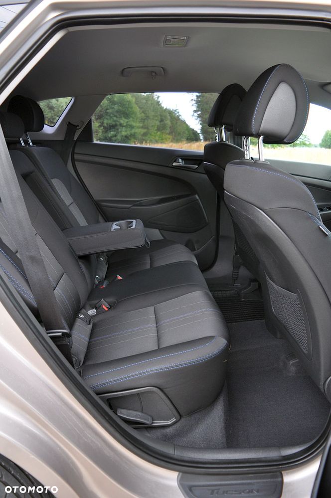 Hyundai Tucson 1.6 GDI BlueDrive GO 2WD - 19