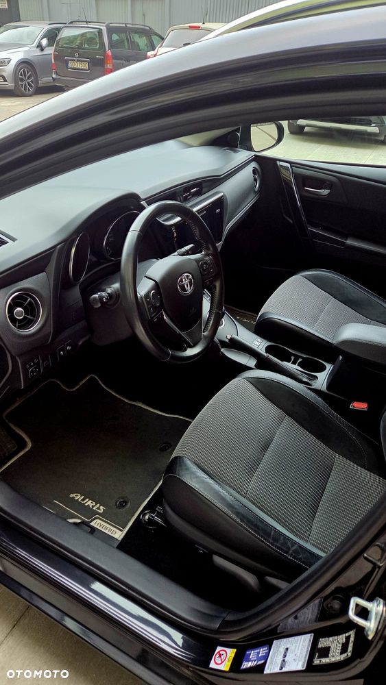 Toyota Auris Hybrid 135 Prestige - 10