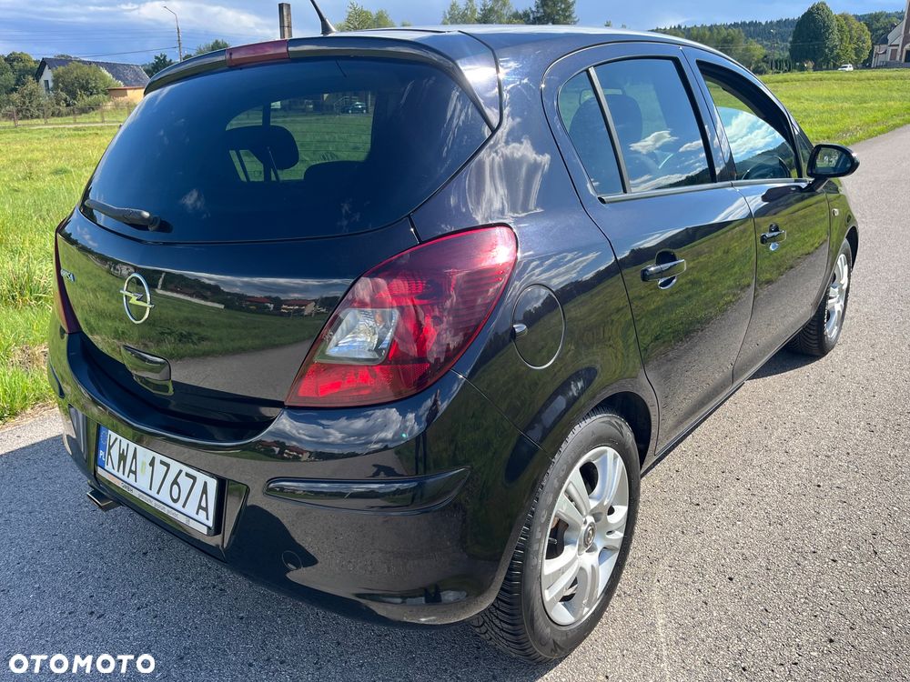 Opel Corsa 1.4 16V Essentia - 9