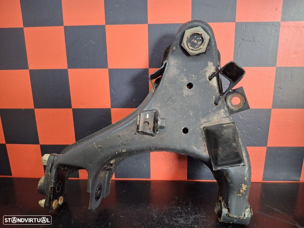 Braço Suspensão Frente Esquerdo Nissan Pick Up (D22) - 1