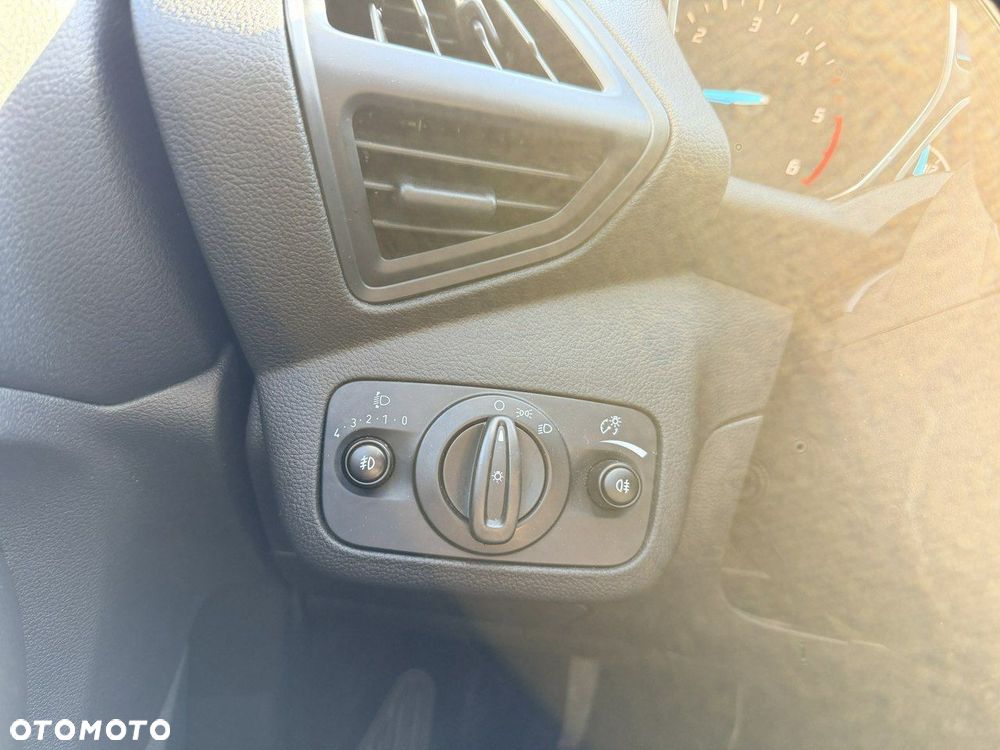 Ford Kuga 2.0 TDCi 4x2 Trend - 24