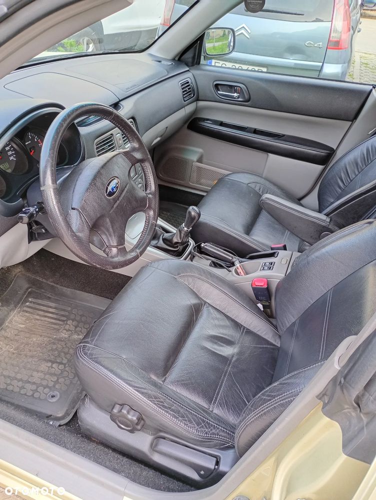 Subaru Forester 2.0X Turbo - 10