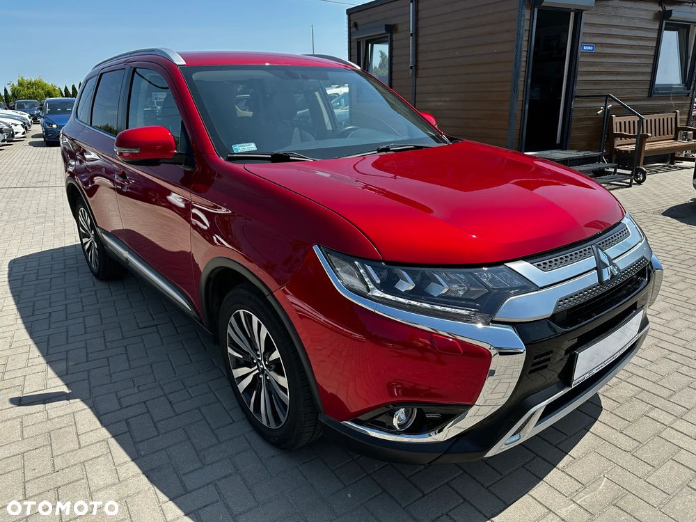 Mitsubishi Outlander - 2