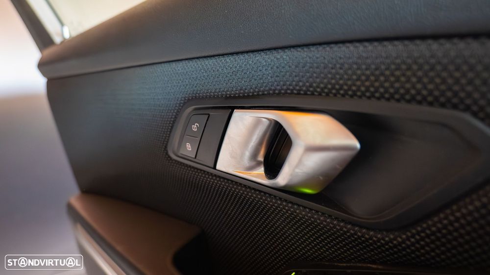 BMW 330 e Touring Corporate Edition Auto - 15