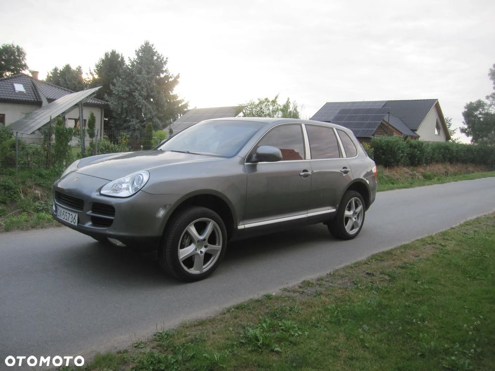 Porsche Cayenne - 1