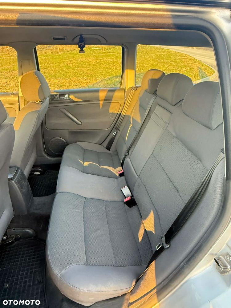 Volkswagen Passat - 10