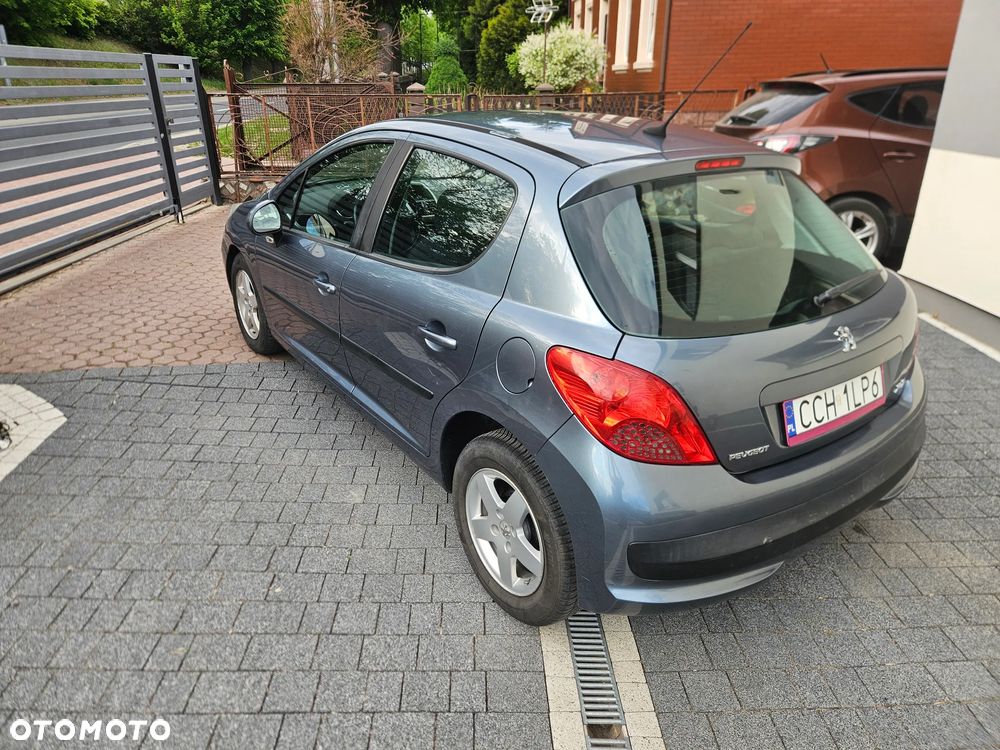 Peugeot 207 1.4 HDi Presence - 4