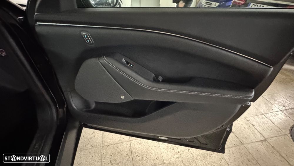 Ford Mustang Mach-E 98.7 kWh Premium - 17