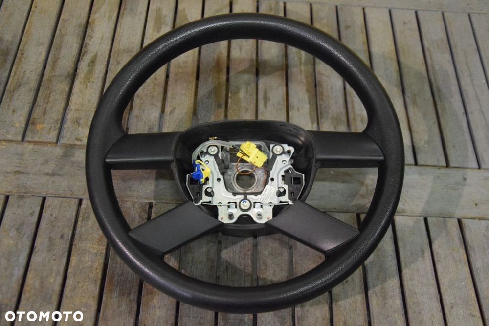 VW Polo IV 9N Kierownica 4-ramienna b.ładna - 11