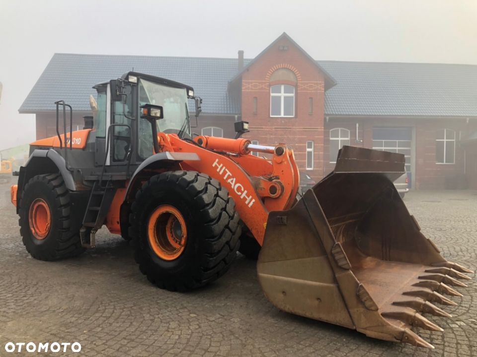 Hitachi ZW 310 - 1