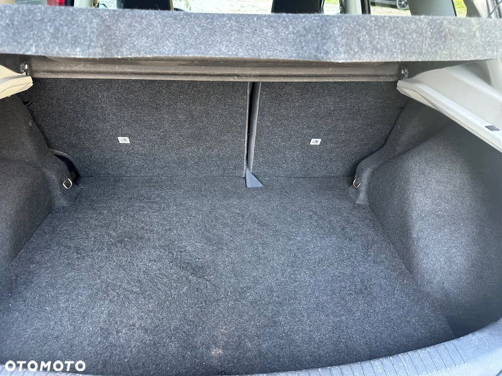 Nissan Qashqai 2.0 dCi DPF acenta - 29