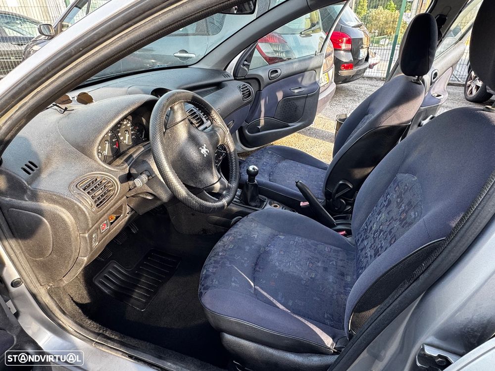 Peugeot 206 1.1 XT - 1