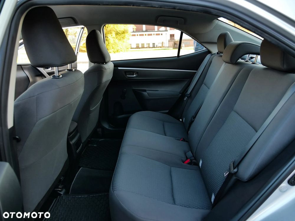 Toyota Corolla - 24