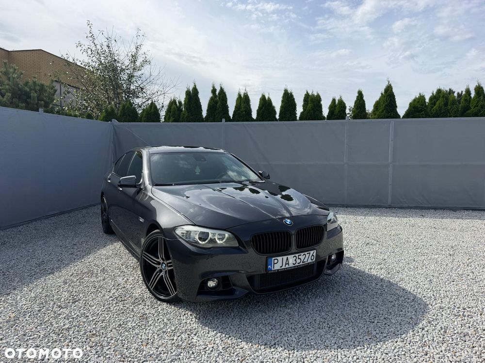 BMW Seria 5 550i xDrive - 10