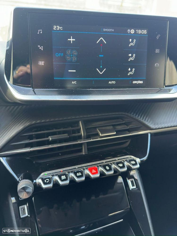 Peugeot 208 1.2 PureTech Allure EAT6 - 18