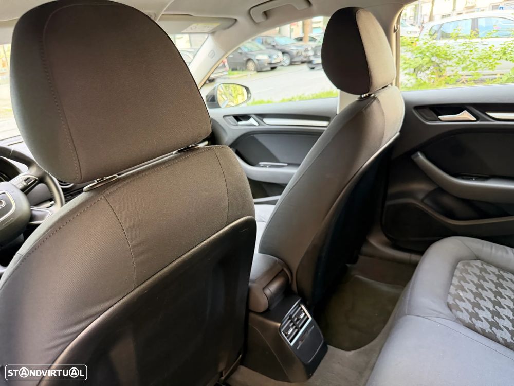 Audi A3 Sportback 1.6 TDI B.Line Attraction - 14