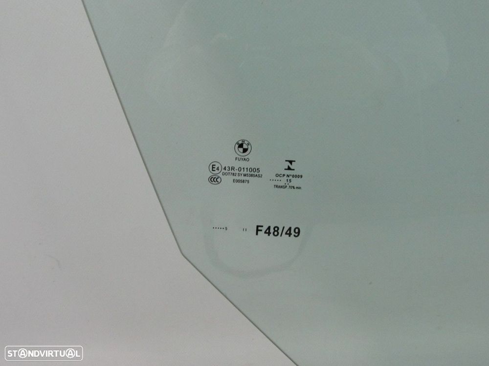 Vidro da porta Direito/Frente Seminovo/ Original BMW X1 (F48) 51337349496. - 2