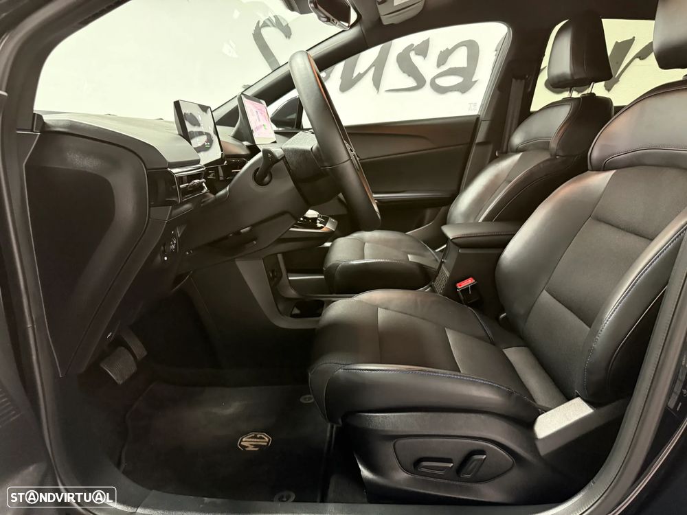MG MG4 64 kWh Luxury - 13