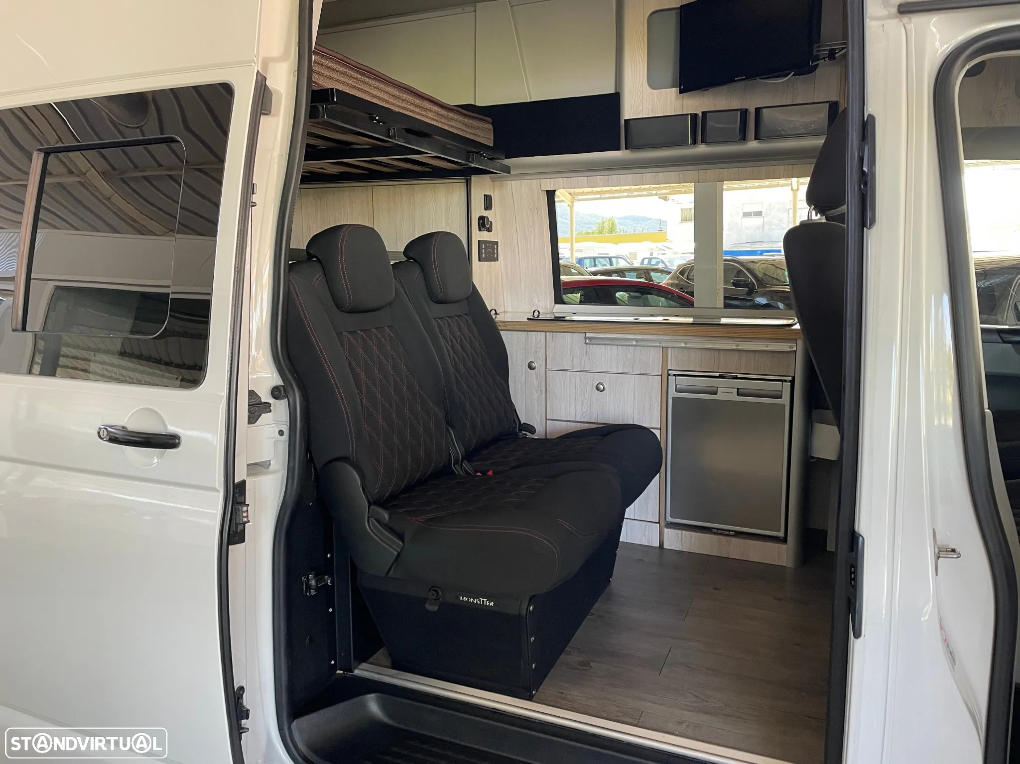 VW T5 4Motion Camper - 17