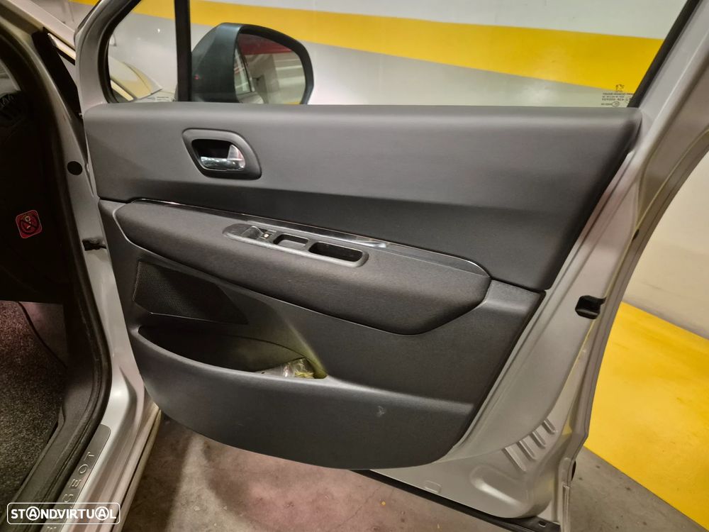Peugeot 3008 1.6 HDi Sport - 37