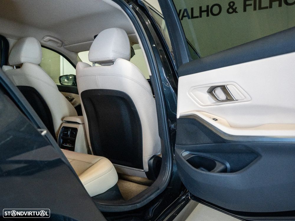 BMW 320 d Auto - 20