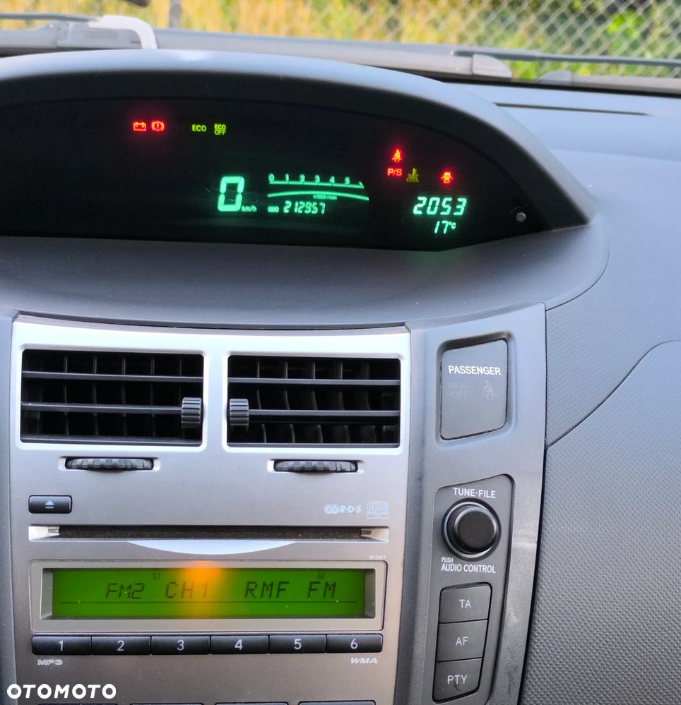 Toyota Yaris - 8