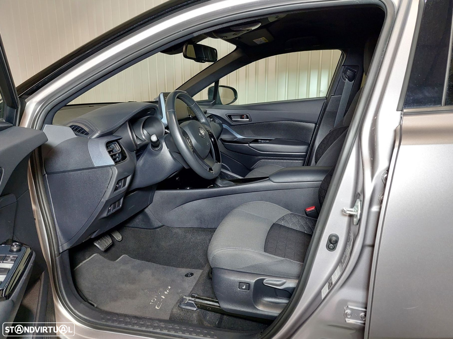 Toyota C-HR - 12