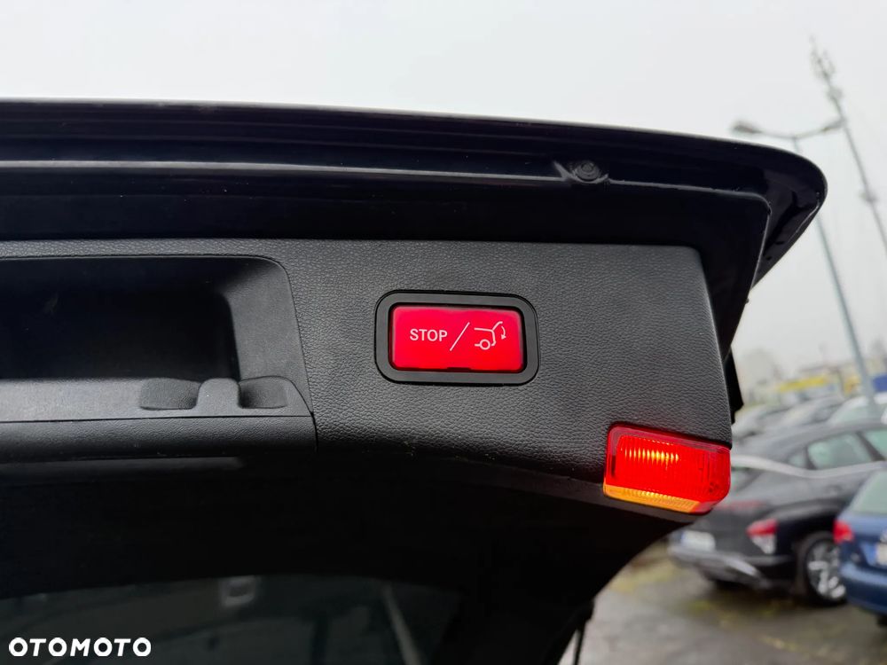 Mercedes-Benz Klasa E 350 4Matic 7G-TRONIC - 35