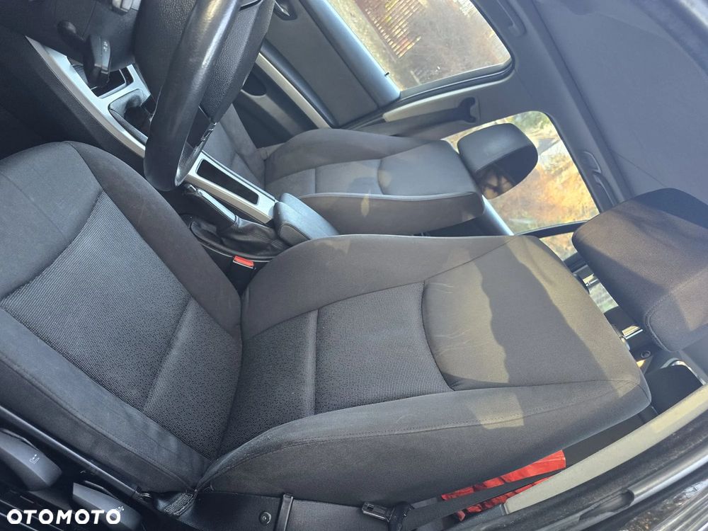 BMW Seria 3 318d - 17