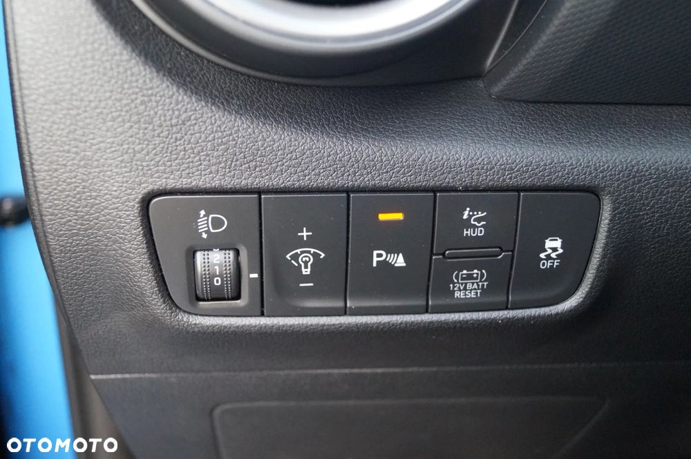 Hyundai Kona 1.6 GDI Hybrid Premium DCT - 17