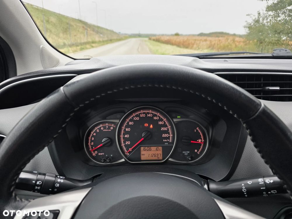Toyota Yaris 1.33 Premium - 5