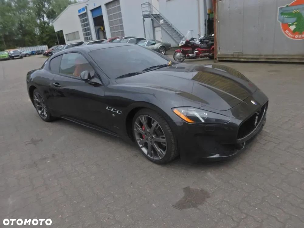 BMW Seria 6 650i - 30
