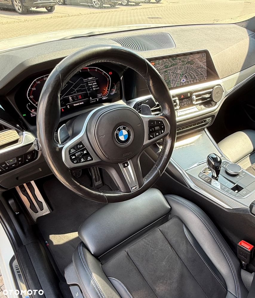 BMW Seria 3 320d xDrive M Sport - 12
