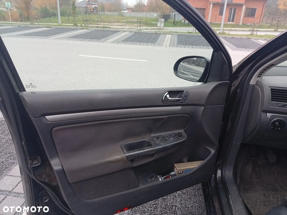 Volkswagen Golf - 5