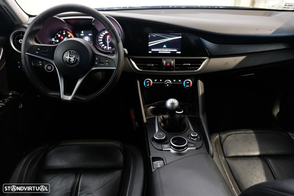 Alfa Romeo Giulia 2.2 D Super - 11