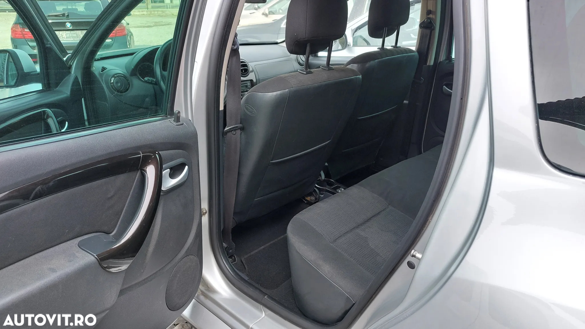Dacia Duster 1.5 dCi 4x4 Laureate - 11