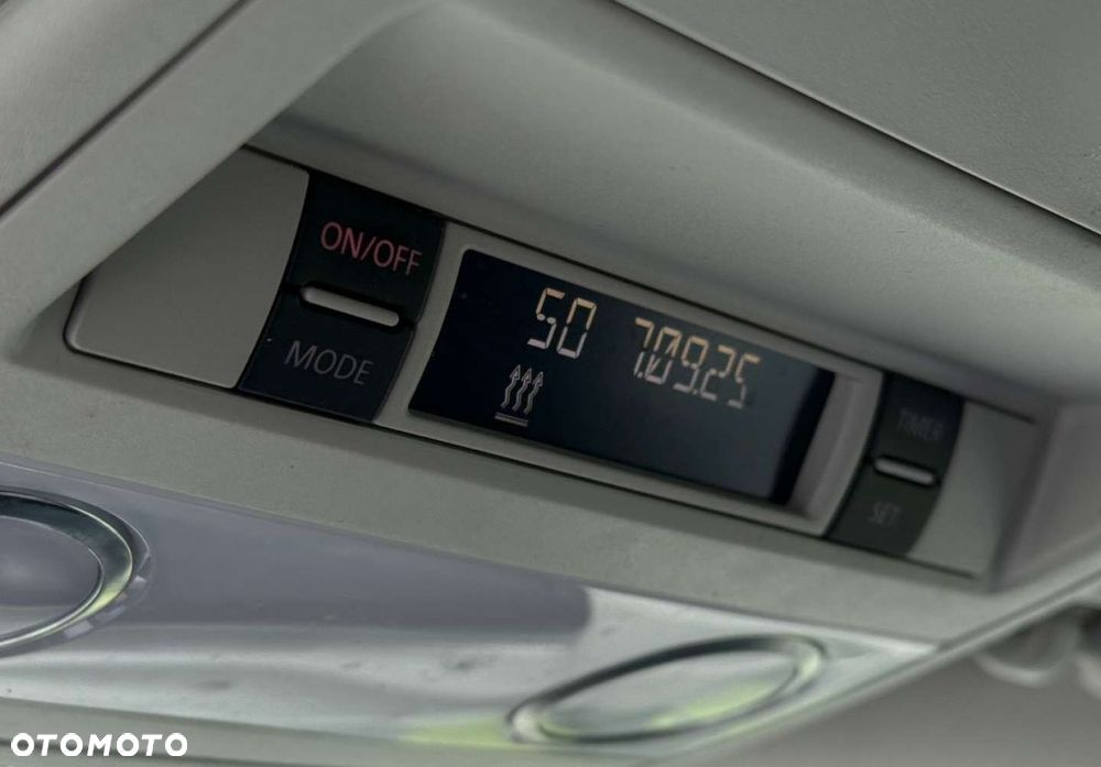 Volkswagen Multivan - 31