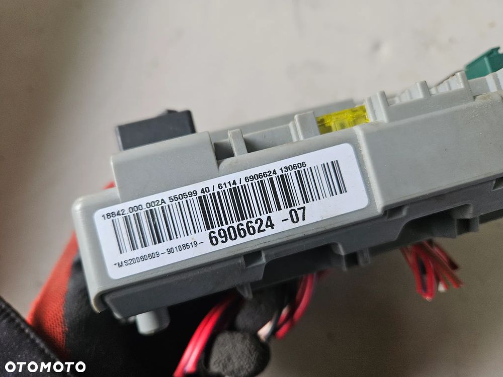 Skrzynka bezpieczników BMW seria 1 E87 2,0 i 2006r 6906624 6906624-07 - 3