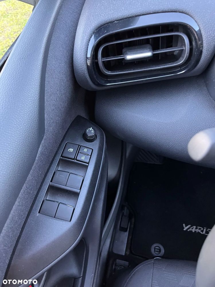 Toyota Yaris - 38