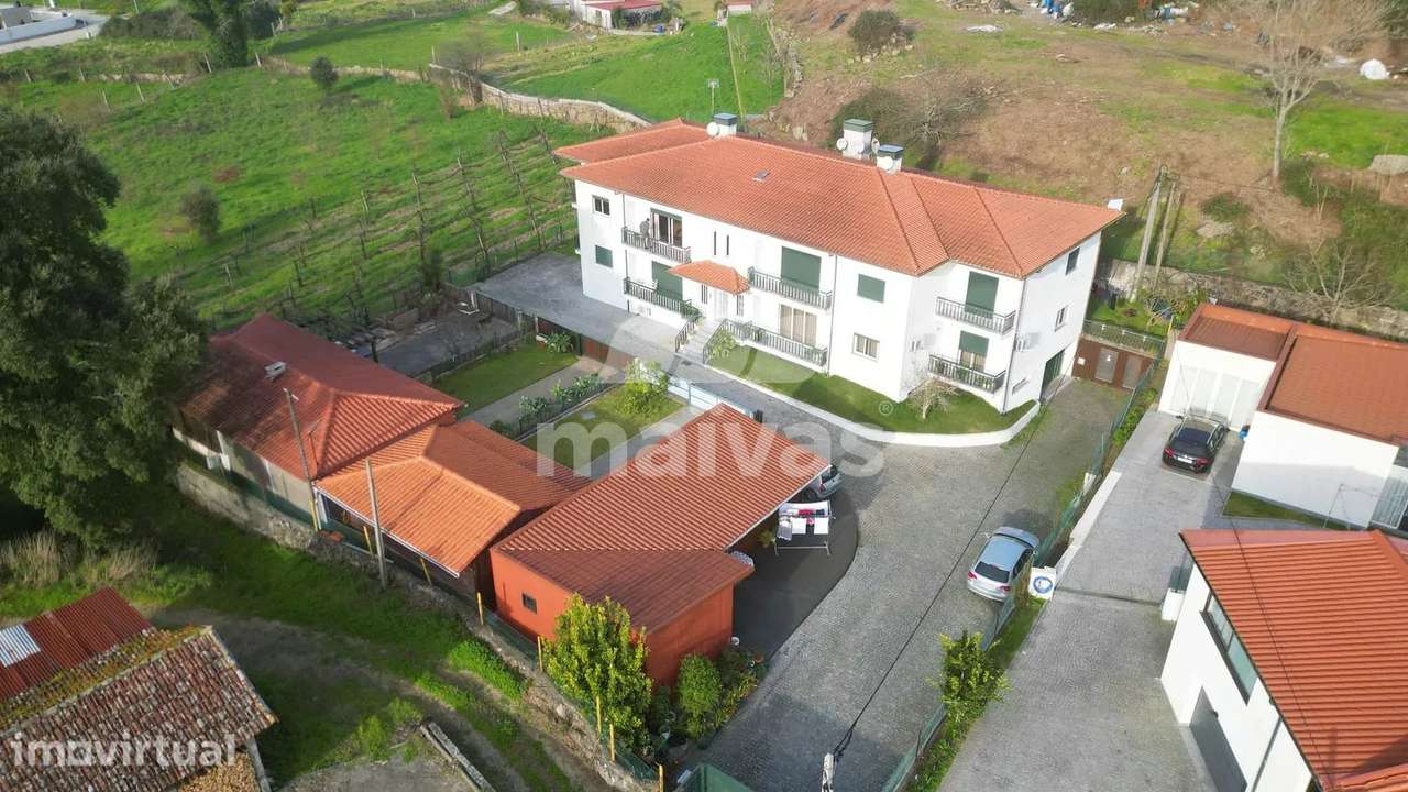 ANDAR MORADIA T3 COM TERRAÇO E GARAGEM PARA TRÊS CARROS - Grande imagem: 2/34