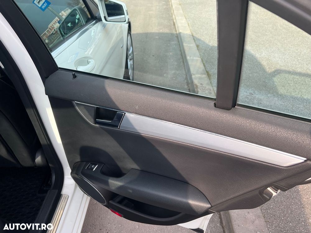 Mercedes-Benz C - 24