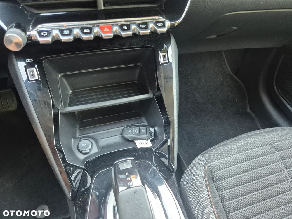 Peugeot 208 Elektromotor 136 Allure Pack - 18