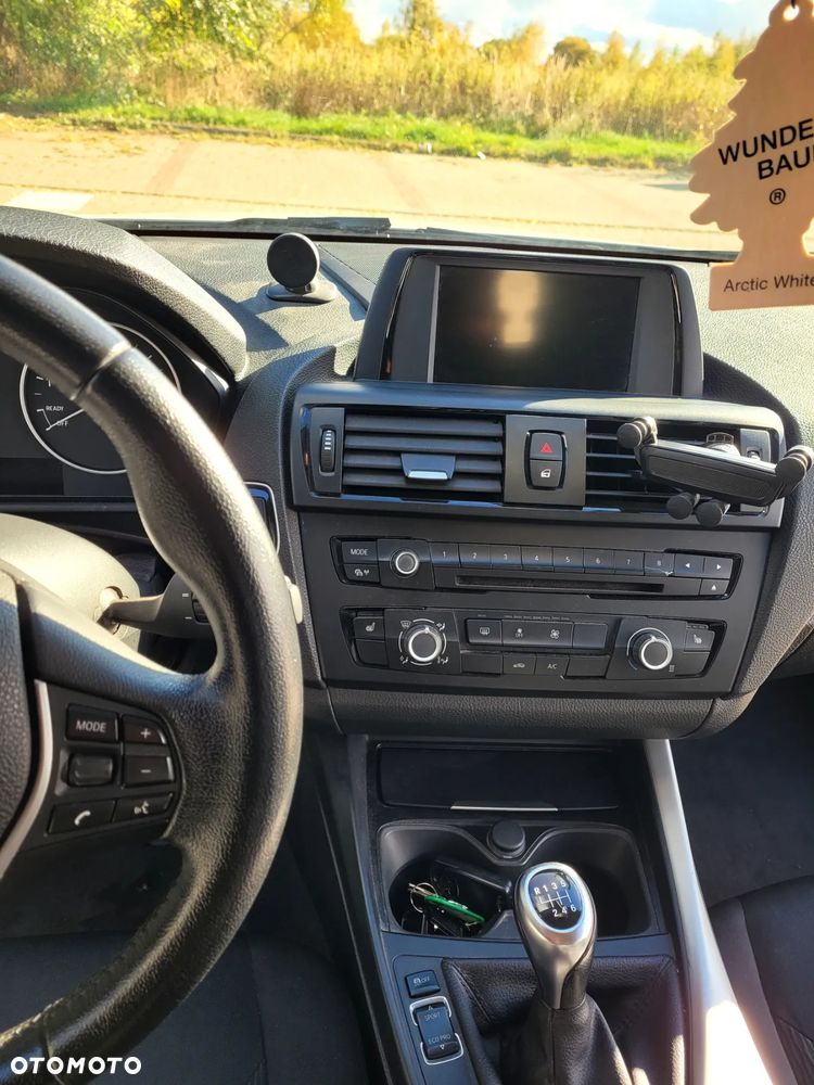 BMW Seria 1 116i - 6